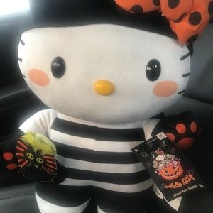 Hello kitty CVS door greeter nwt!